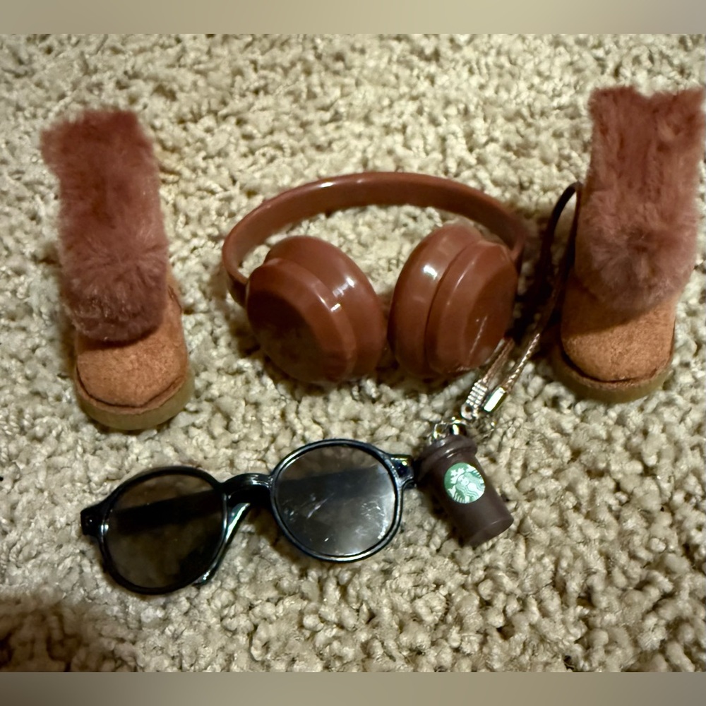 Labubu accessories shearling boots , glasses, headphone and keychain
